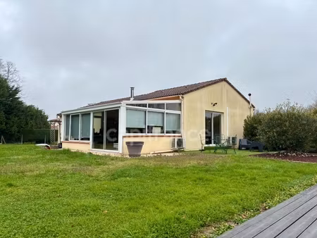 maison 4 pièces plain-pied avec piscine et jardin de 2000 m²  au calme et sans vis-à-vis -
