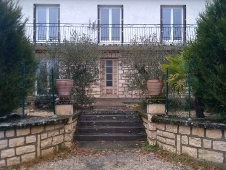 grande maison  6 chambres à lacapelle-marival