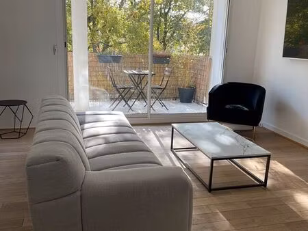 appartement lumineux avec terrasse – quartier beauregard  la celle-saint-cloud