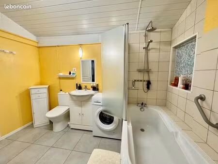 t1 meublé eau et électricité compris à anglade