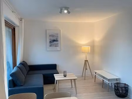 a louer joli appartement  t2 de 50m2  meublé  avec balcon et parking privé