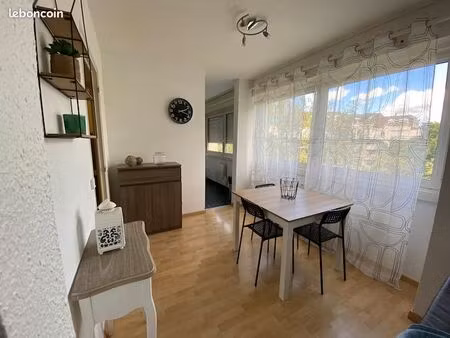 grand studio dans résidence calme