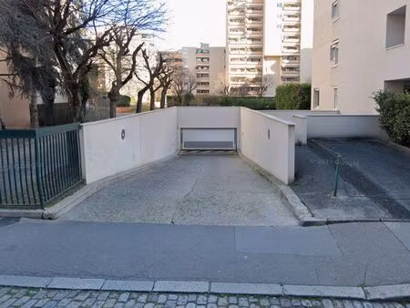 parking/box 1 pièce villeurbanne