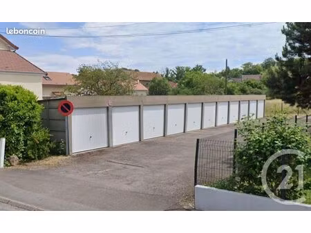 garage/box 14 m² lure