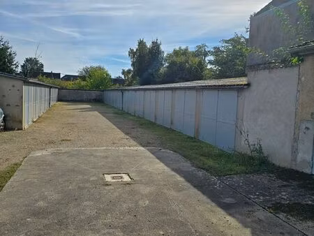 garage (box) a louer 13m²