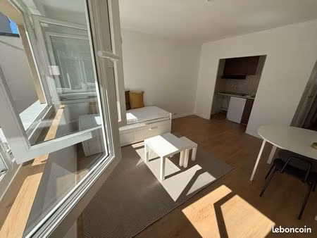 studio refait à neuf avec fibre