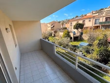 2p avec belle terrasse et box prive