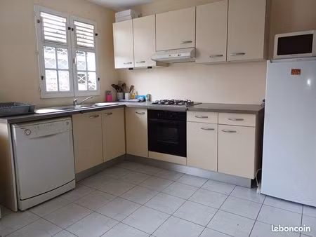 grand f3 meuble a louer a fort-de-france