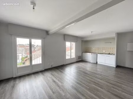 studio 1 pièce 28 m²
