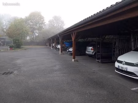 place de parking courverte