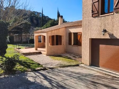 villa 125 m² – 4 chambres – terrain 750 m² – garage – cheminée – saint-chamas