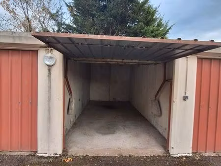 garage fermé / box