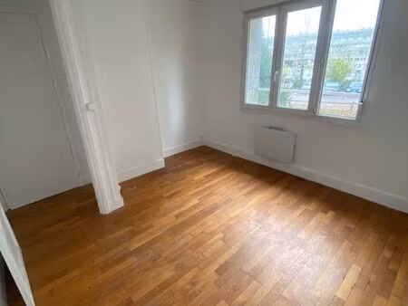 appartement hyper centre de vire / t1 bis