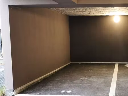 parking couvert sécurisé proche gare