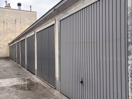 box / parking / stockage