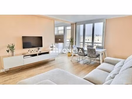 t4 renove avec goût en dernier etage