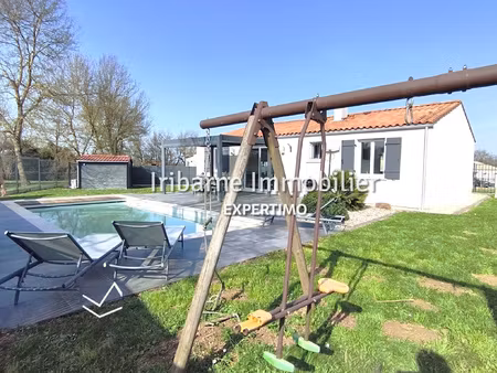 maison de plain pied avec piscine