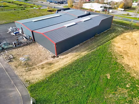 local de 252 m2 - zone d'activites de chauvoncourt