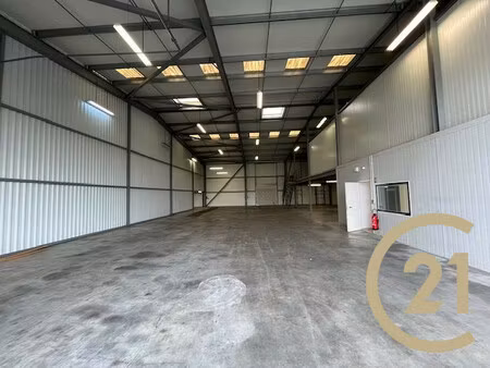 location local commercial