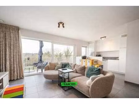 appartement met 2 slaapkamers en garage in centrum loppem