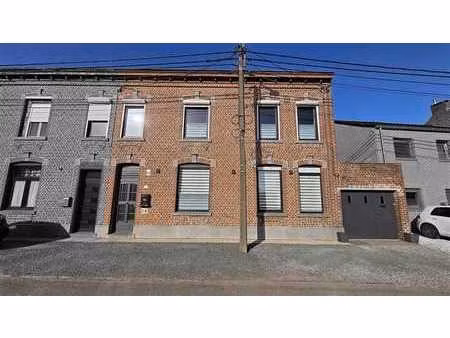 grande maison habitable rapidement + superbe espace extérieu