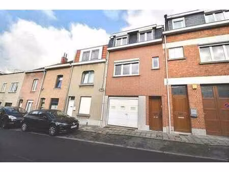 auderghem : maison 2ch de +/-150m² avec grand garage de +/-3