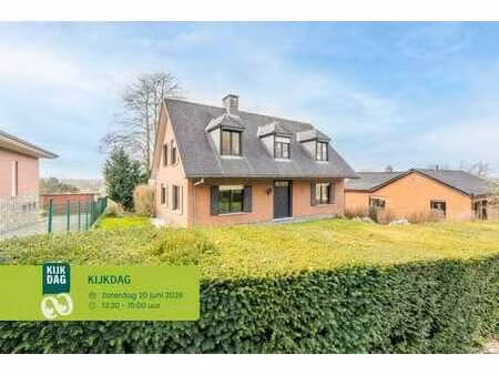 grande villa familiale avec vue panoramique près d'oudenaar