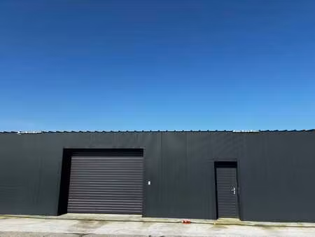 entrepôt/espace de stockage rénové de 75 m²!