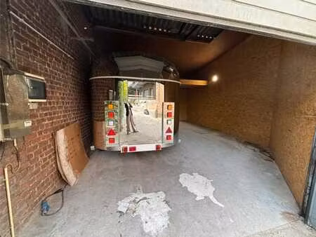 entrepôt a louer à sint-pieters-leeuw !