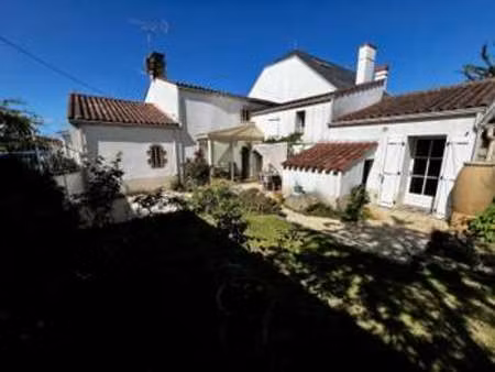 vente maison à longeville-sur-mer (85560) : à vendre / 133m² longeville-sur-mer