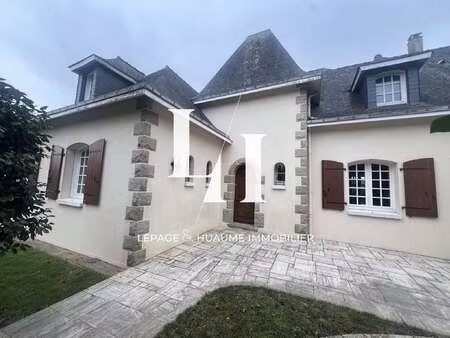 vente maison à aron (53440) : à vendre / 180m² aron