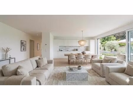 t3  en face de la gare d’enghien-les-bains – grand extérieur rare