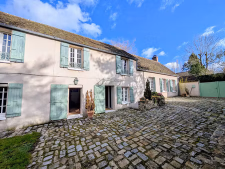 maison de charme de 160 m2  coeur de village des mesnuls