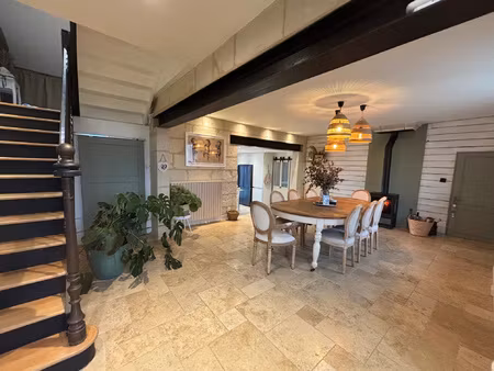 villa tuffeau  entièrement rénovée  pompe à chaleur  piscine