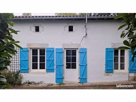 maison avec jardin et bois