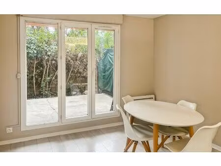 location appartement  25 m² t-2 à vallauris  790 €