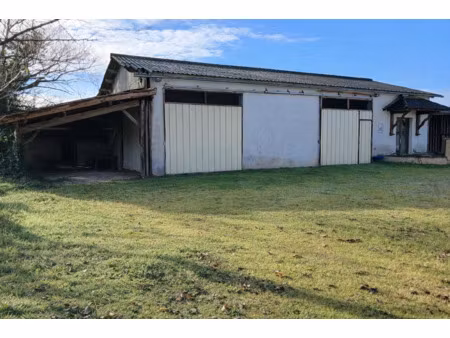 hangar de 200 m2 idéal pour artisans