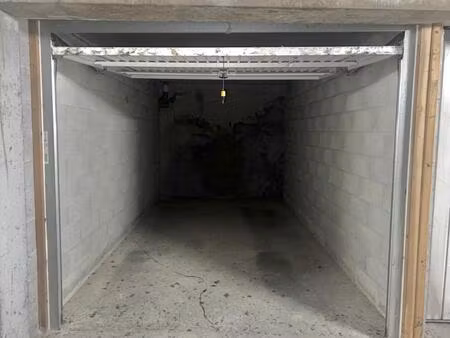 garage à louer - yenne