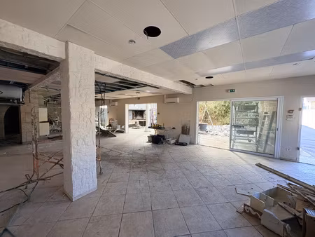 local professionnel nimes ouest