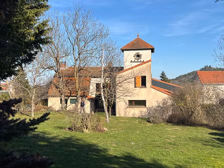 chanonat / maison de caractère type ancien corps de ferme avec jardin arboré à proximité d