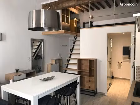 grand t1 bis 32m2 meublé  centre historique rue constantin  au calme  charges comprises