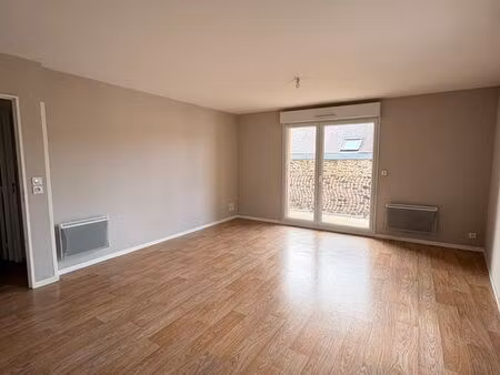 a louer – appartement t3 - chateauneuf d'ille et vilaine