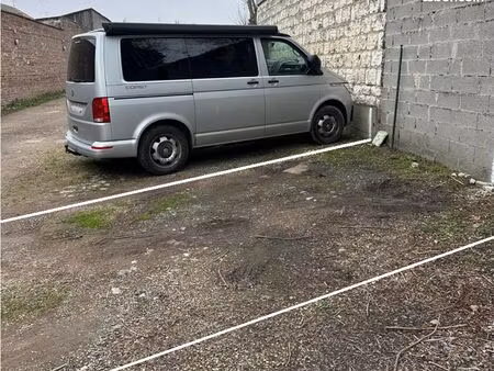 place de parking grand gabarit l<6 m - larg <2 m