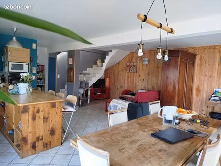 villa 140 m² / 5 chambres / piscine sous abri / économique / entre millau et saint affriqu