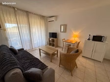 studio terrasse vue mer parking piscine