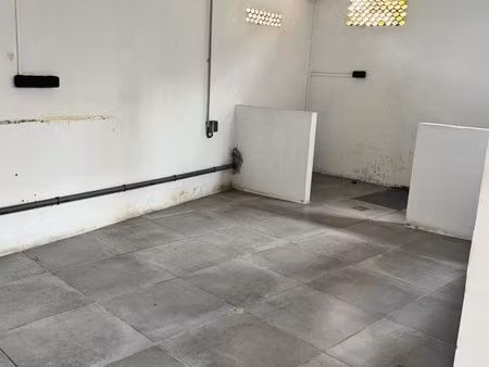 opportunité rare au lamentin pour les professionnels recherchant une grande surface foncti