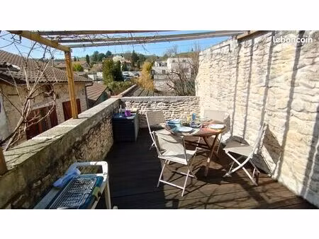 maison en pierres rénovée 2017 – terrasse vue dégagée – 4 chambres – cœur village