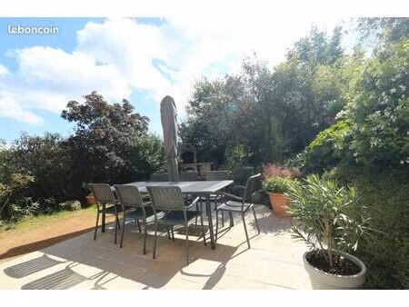 maison t5 plus garage sur terrain de 750 m²