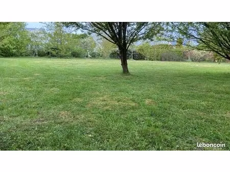 à vendre terrain constructible de 700 m2