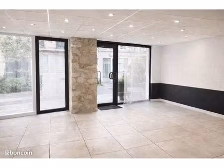 local commercial-centre ville